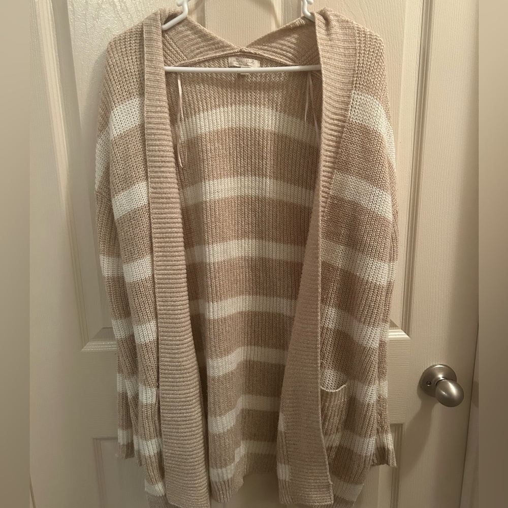 Ultra Flirt Lightweight White And Taupe Cardigan Size Medium EUC
